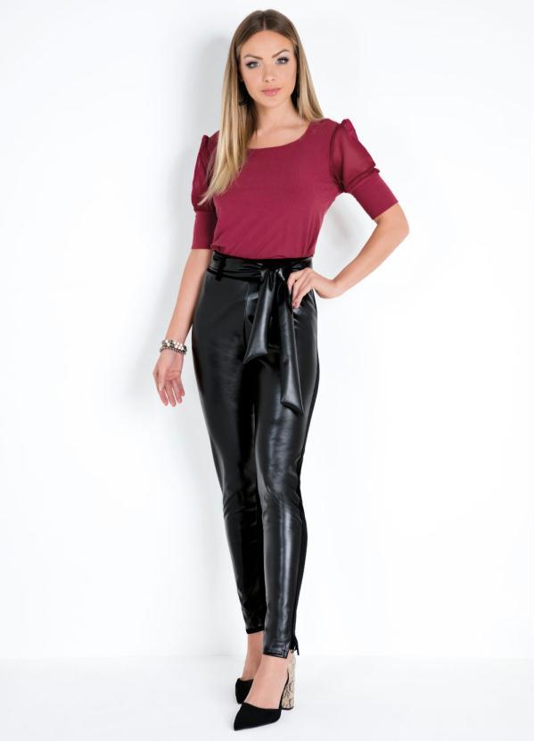 Blusa Bordô com Manga 3/4 e Punhos Largos, Vermelho
Blusa Bordô com Manga 3/4 e Punhos Largos, Vermelho