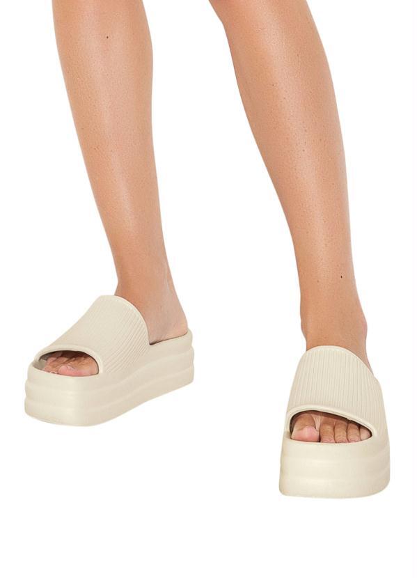 Tamanco Off White em Eva Micro Espandido