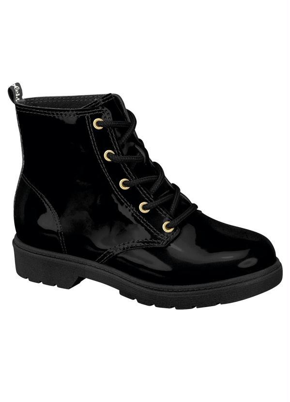 

Bota Molekinha Preto Envernizado