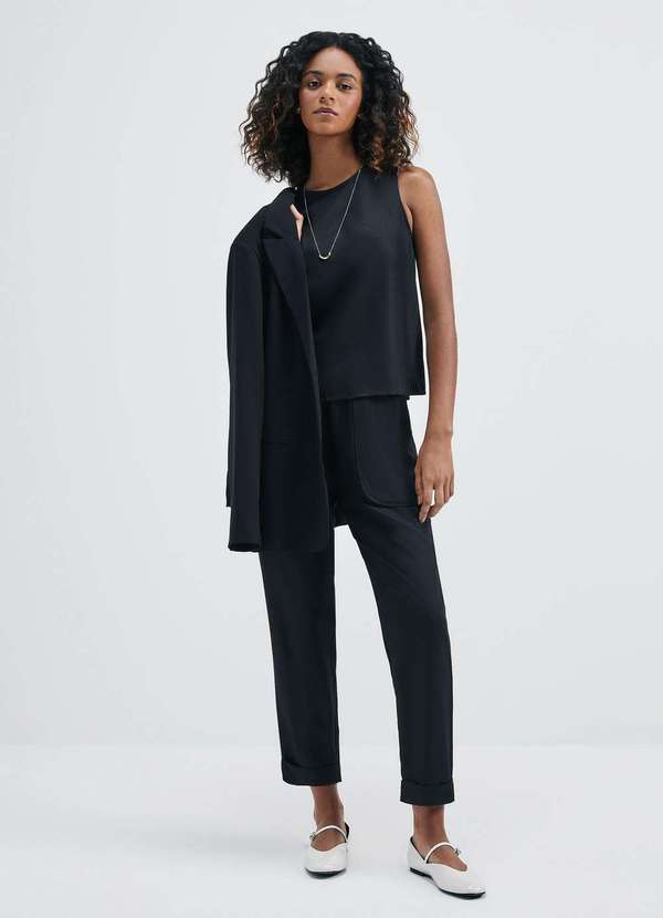 Vista 2 Calca Feminina Carrot Cintura Alta em Viscose Creponada Preto Hering Hering