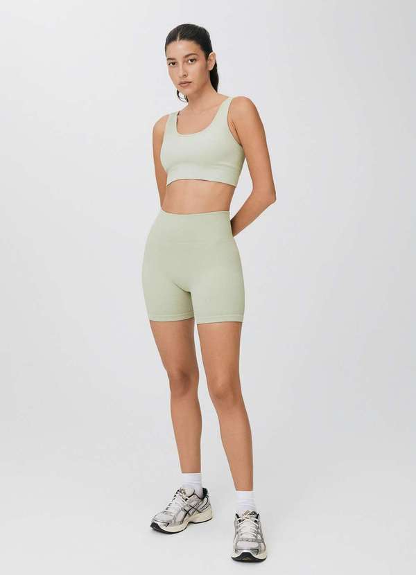 Vista 2 Shorts Esportivo Feminino Biker Verde Hering Hering