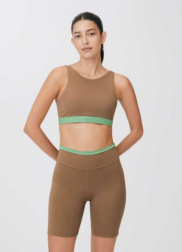 Vista 2 Bermuda Esportiva Feminina com Fio Lycra Marrom Hering Hering