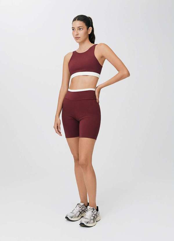 Vista 2 Bermuda Esportiva Feminina com Fio Lycra Vermelho Hering Hering