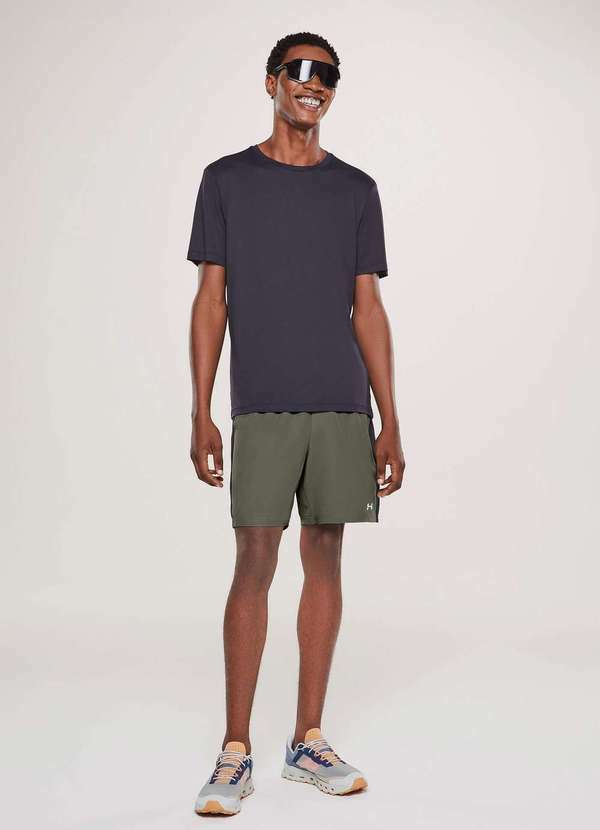 Vista 2 Bermuda Esportiva Masculina com Recortes Verde Hering Hering
