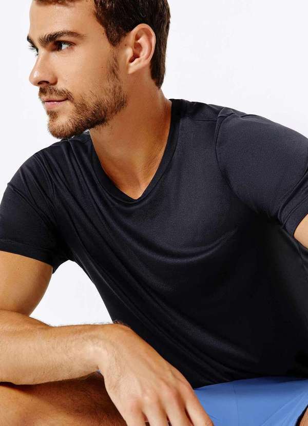 Vista 2 Camiseta Esportiva Masculina com Refletivo Preto