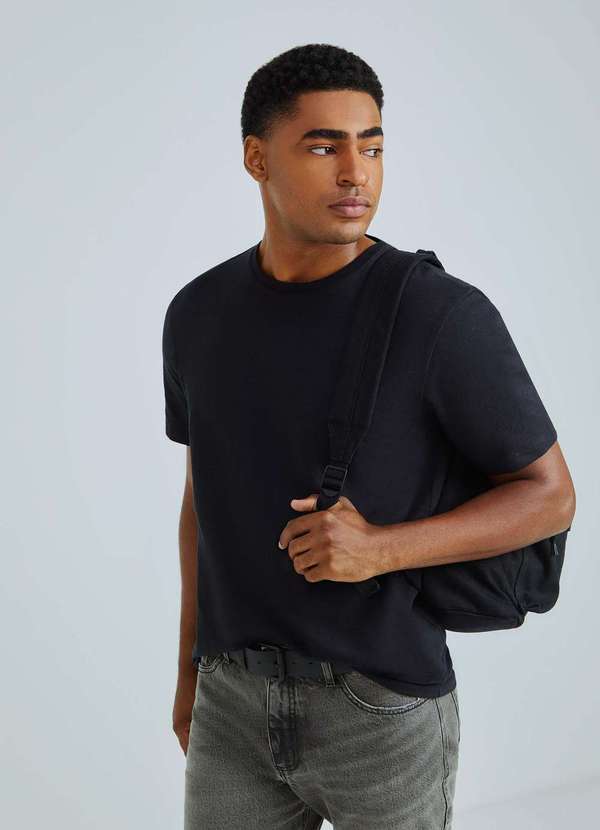 Vista 2 Camiseta Masculina Comfort em Malha Flame Preto Hering Hering