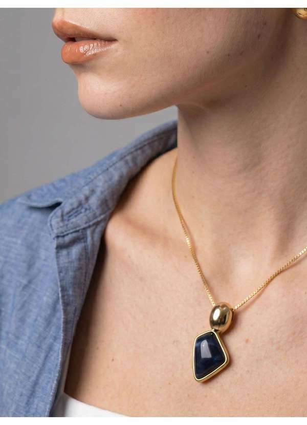 Colar Longo Dourado com Pingente de Pedra Natural Trancoso