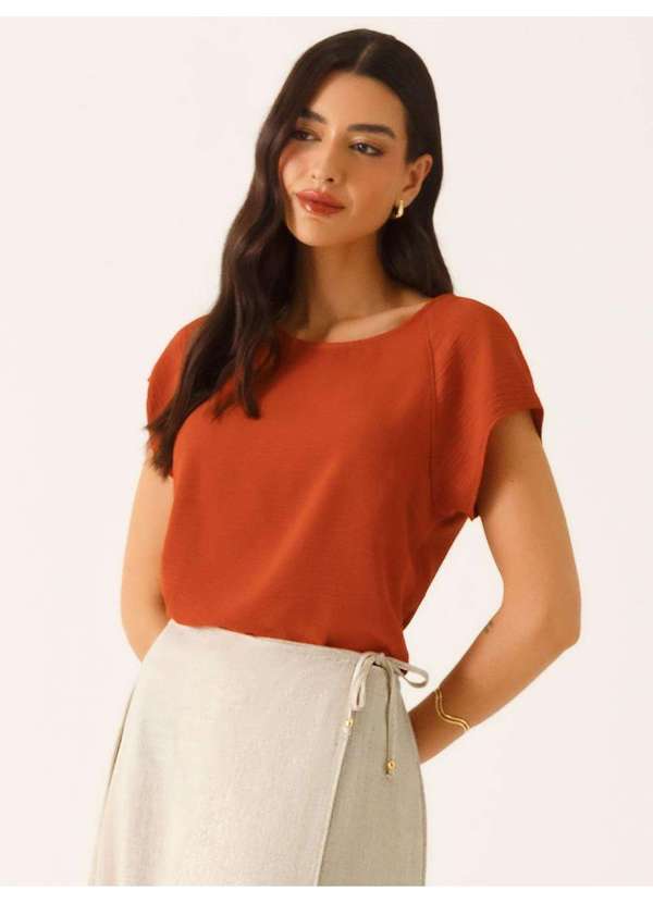 Blusa Manga Curta Decote Redondo em Crepe Terracota Rosane