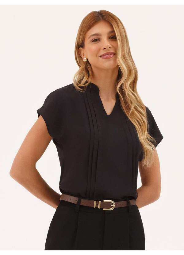 Blusa Manga Curta com Pregas em Crepe Preto Neia