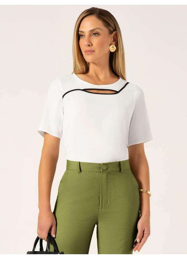 Blusa Manga Curta em Crepe Off White Laurita
