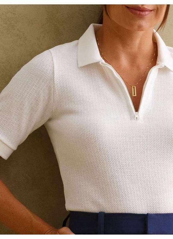 Blusa Polo em Malha Texturizada Off White Talira