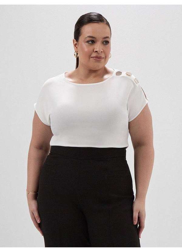 Blusa com Decote Canoa Plus Size Off White Alaide
