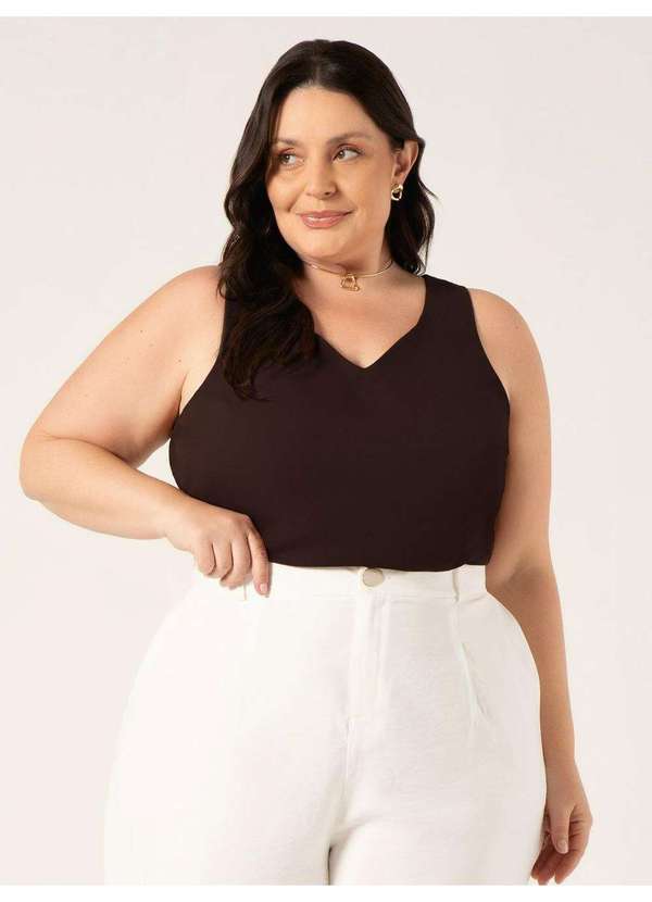 Regata Feminina Decote V Plus Size Marrom Mercia