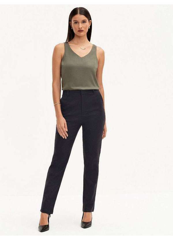 Calça Preta Reta Slim de Alfaiataria Lorena