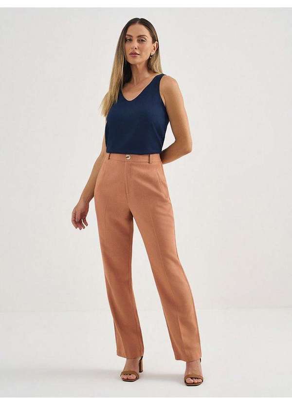 Calça Reta Regular de Alfaiataria Camel Cleide
