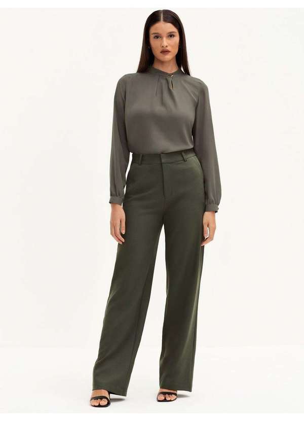 Calça Wide Leg de Alfaiataria Creponada Verde Oliva Val
