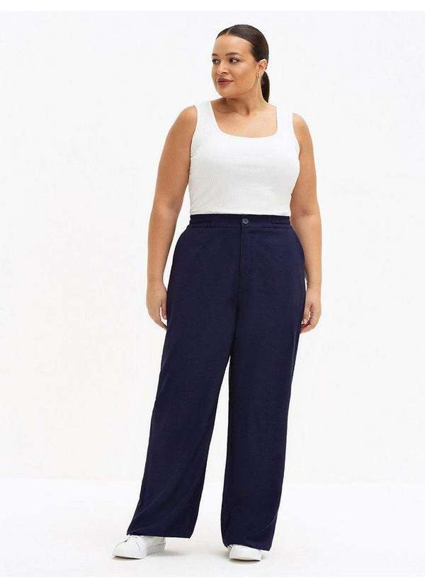 Calça Wide Leg de Alfaiataria em Viscose Plus Size Marinho Madá