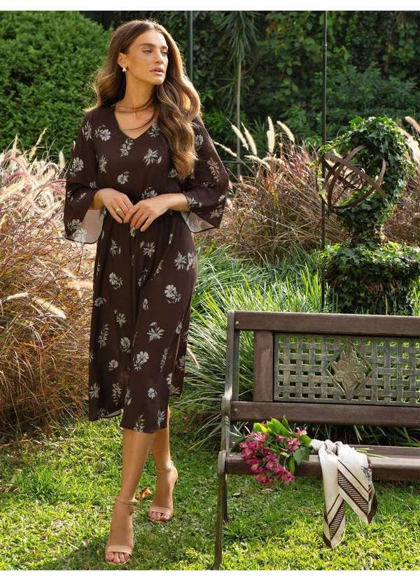 Vestido Maxi Longuete em Viscose Estampada Floral Marrom Giuliane