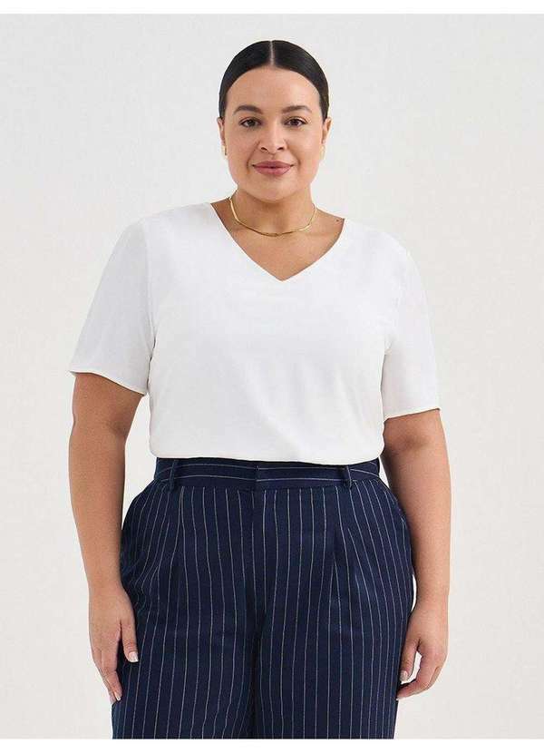 Blusa de Manga Curta Plus Size Off White Idra