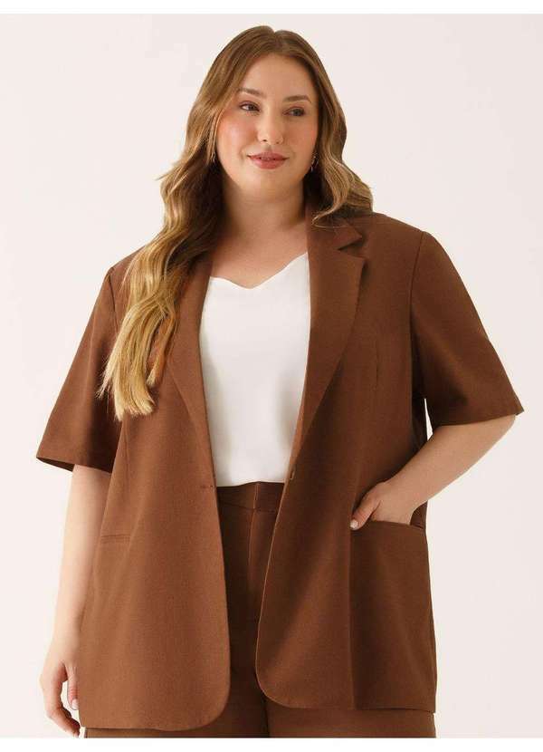 Blazer Manga Curta Alfaiataria em Linho Plus Size Marrom Tallia