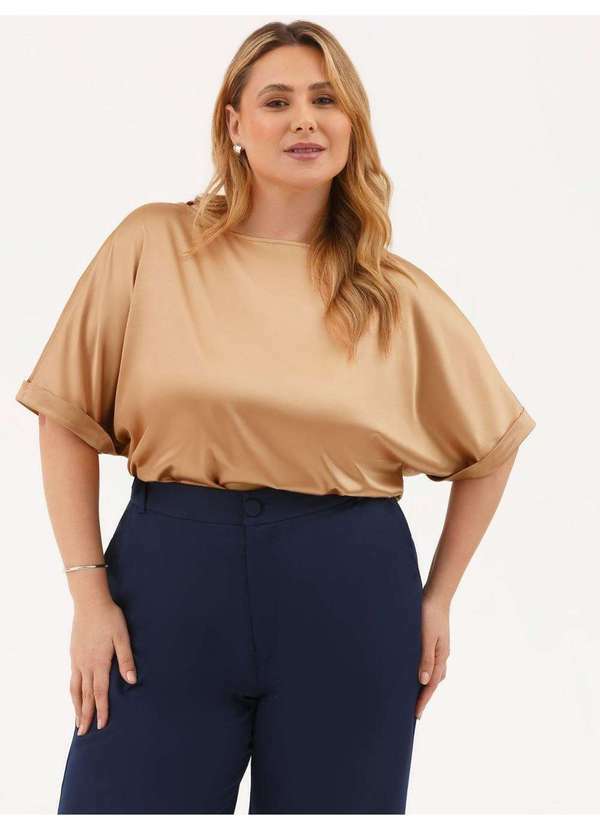 Blusa Manga Curta em Cetim Plus Size Canela Wylla