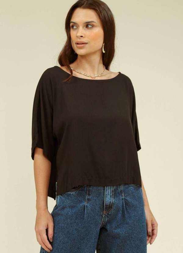 Blusa Viscolinho Manga Curta Ampla Preto