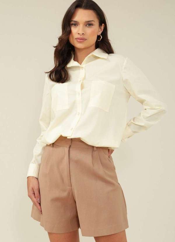 Camisa em Tricoline com Bolsos Barra Arredondada Amarelo