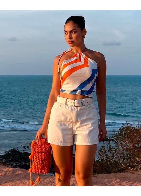 Shorts Jeans Feminino Mom Cintura Alta com Cinto Branco