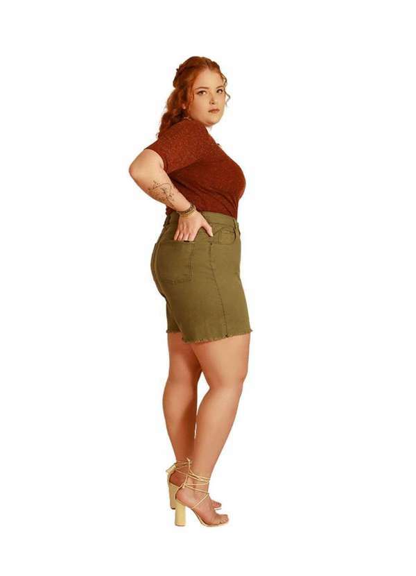 Shorts Feminino Sarja Plus Boyfriend Barra Desfiada - Verde