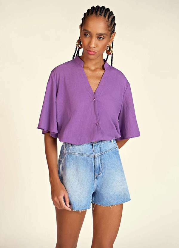 Bata Zinco Decote V com Botão Roxo Roxo