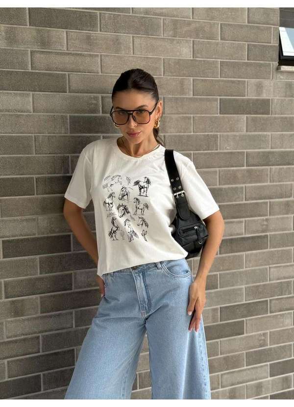 Camiseta Feminina Off Cavalos - Off