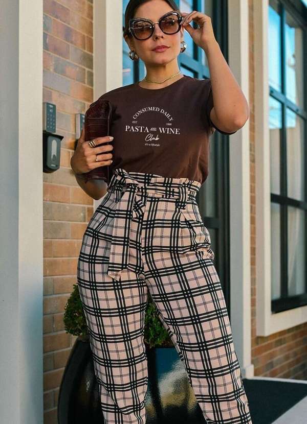 Camiseta Feminina Marrom Escuro Pasta And Wine - Marrom