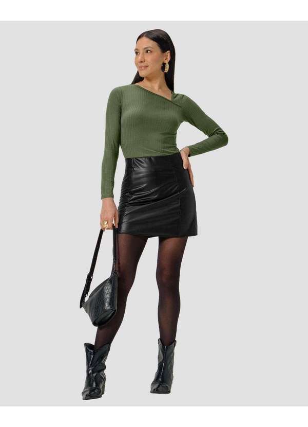 Blusa Feminina Manga Longa com Decote Assimétrico Verde