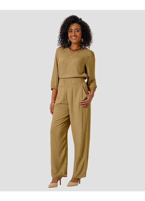 Calça Feminina Pantalona em Viscose com Bolso Bege