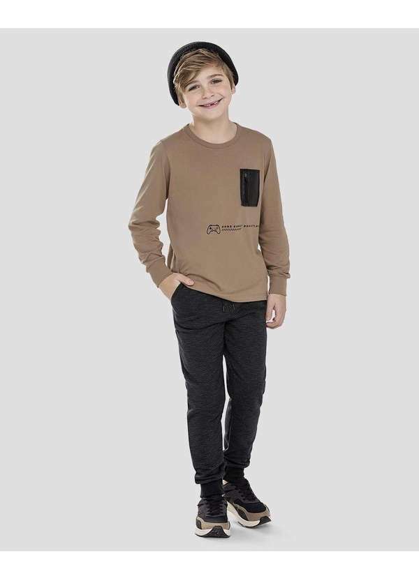 Camiseta Infantil Menino Manga Longa com Bolso Marrom