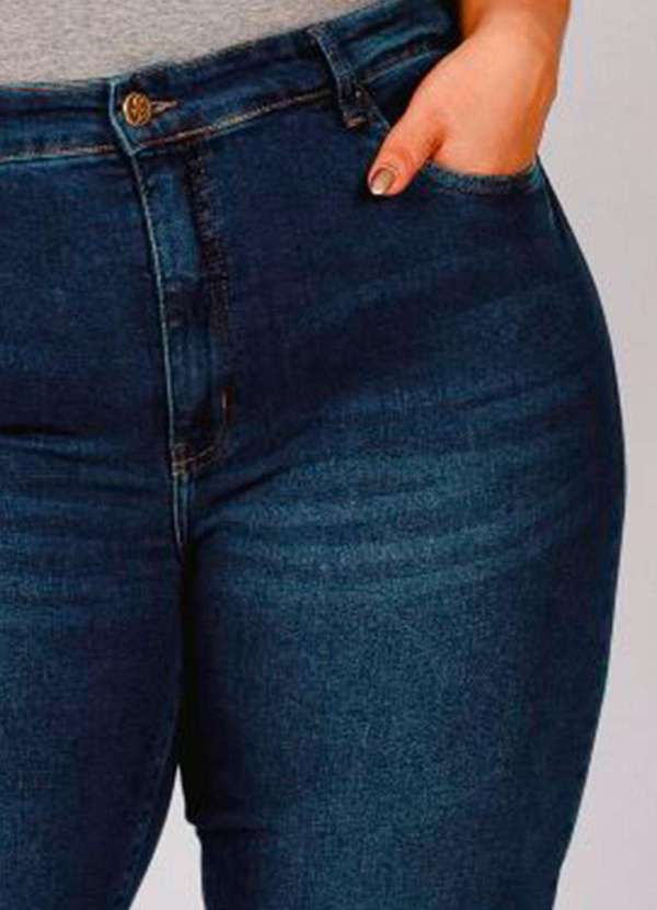 Calça Reta Almaria Plus Size Fact Jeans Azul