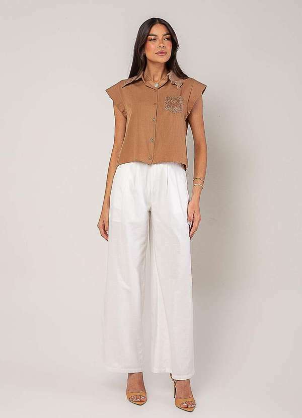 Vista 2 Blusa Alfaiataria com Gola em Renda e Bolso Decorado Marrom