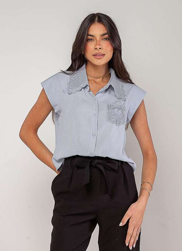 Vista 2 Blusa Alfaiataria com Gola em Renda e Bolso Decorado Azul