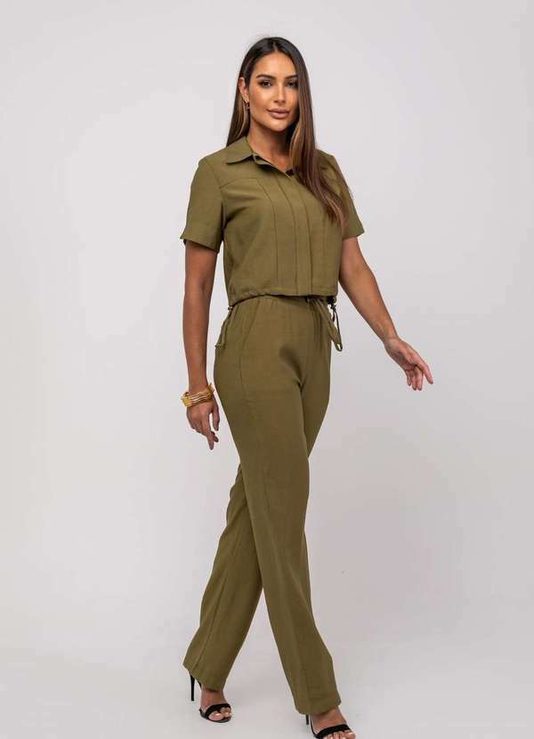 Conjunto de Alfaiataria Calça Reta e Camisa M/C Verde