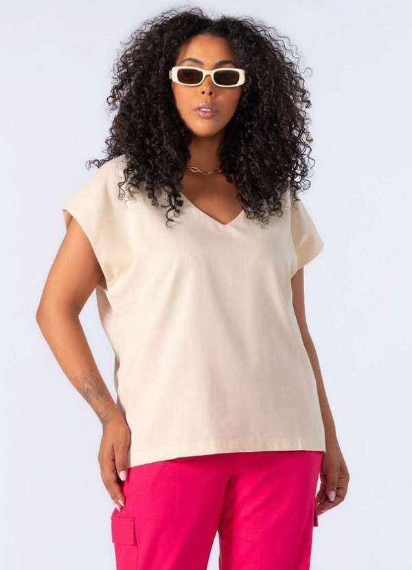 Blusa em Linho Decote V Ampla Bege