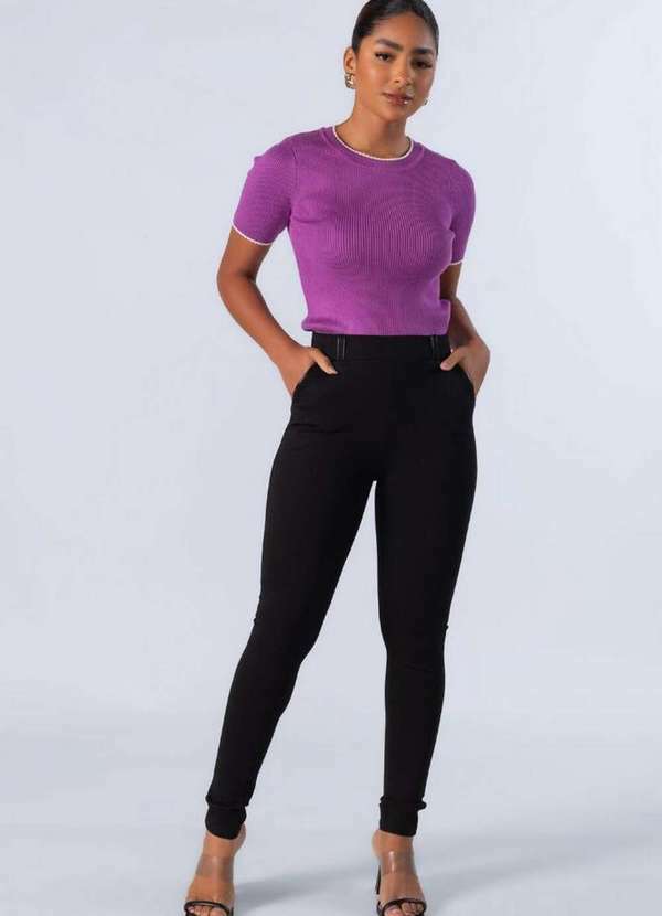Calca Skinny em Viscose com Bolso Preto