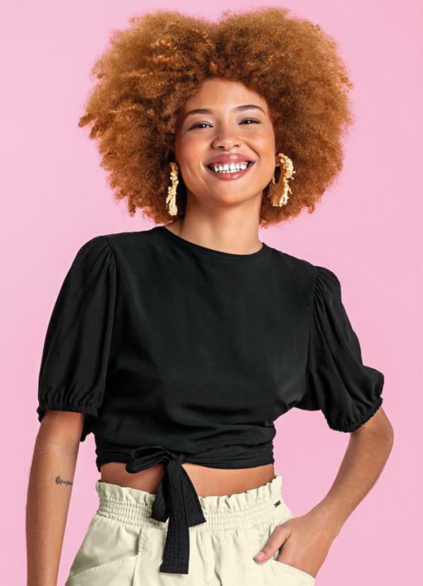 Vista 2 Blusa com Amarração Preto Marialícia Marialícia