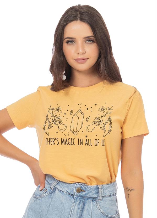 T-Shirt Feminina com Estampa de Flor Amarelo