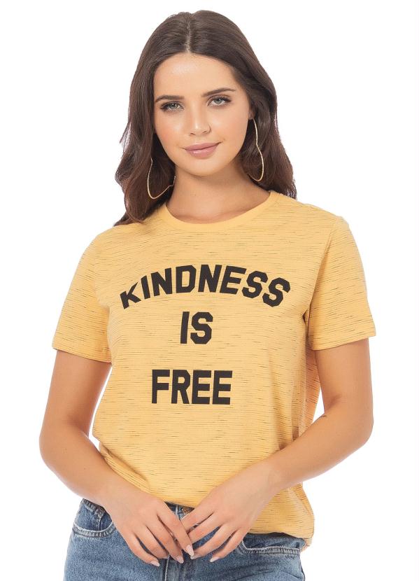 T-Shirt Feminina com Estampa Escritas Amarelo