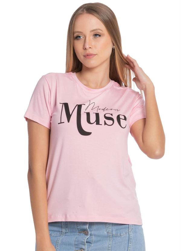 T-Shirt Feminina com Estampa Rosa