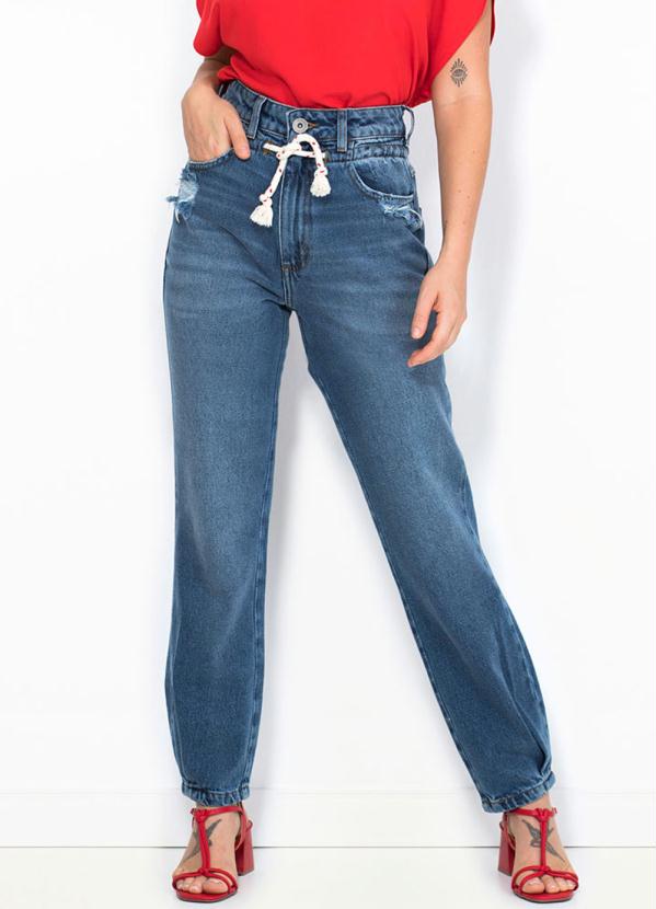 Calça Mom Jeans com Cordão Azul