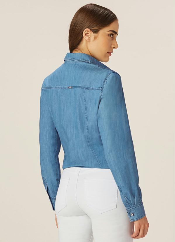 

Camisa Azul Claro Slim em Jeans Leve