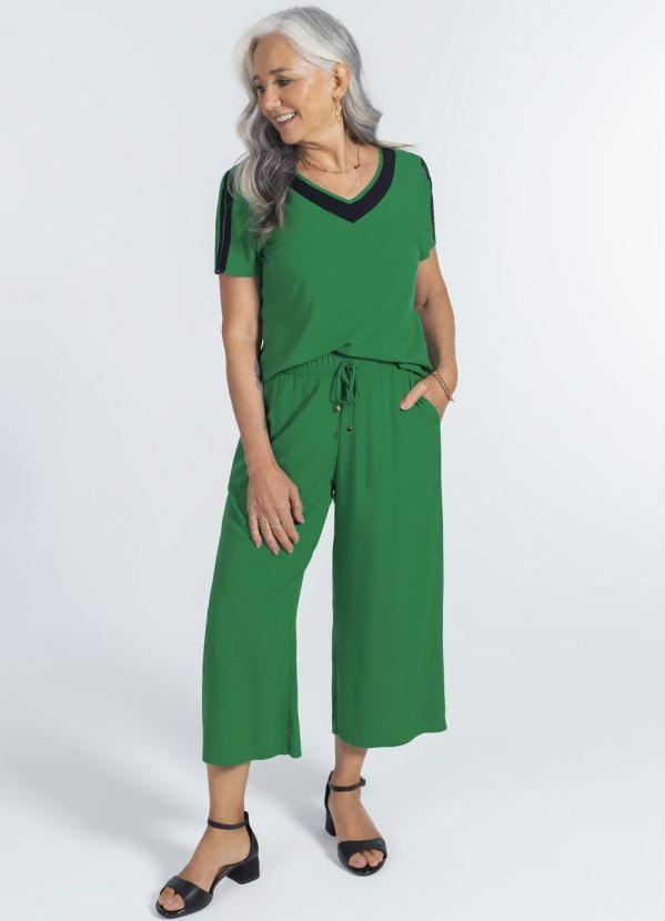 Conjunto Blusa e Calça Pantacourt Verde