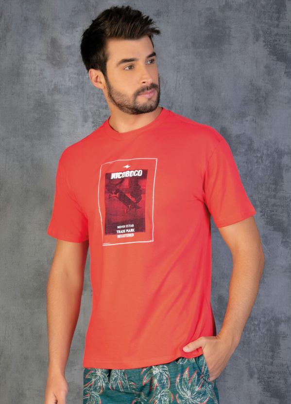 Camiseta Coral com Estampa na Frente