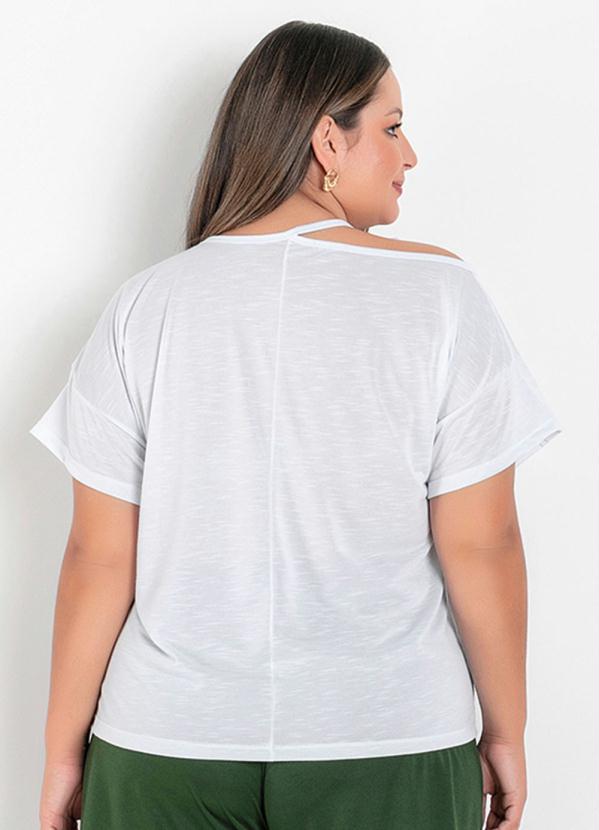Blusa Branca com Decote Assimétrico Plus Size